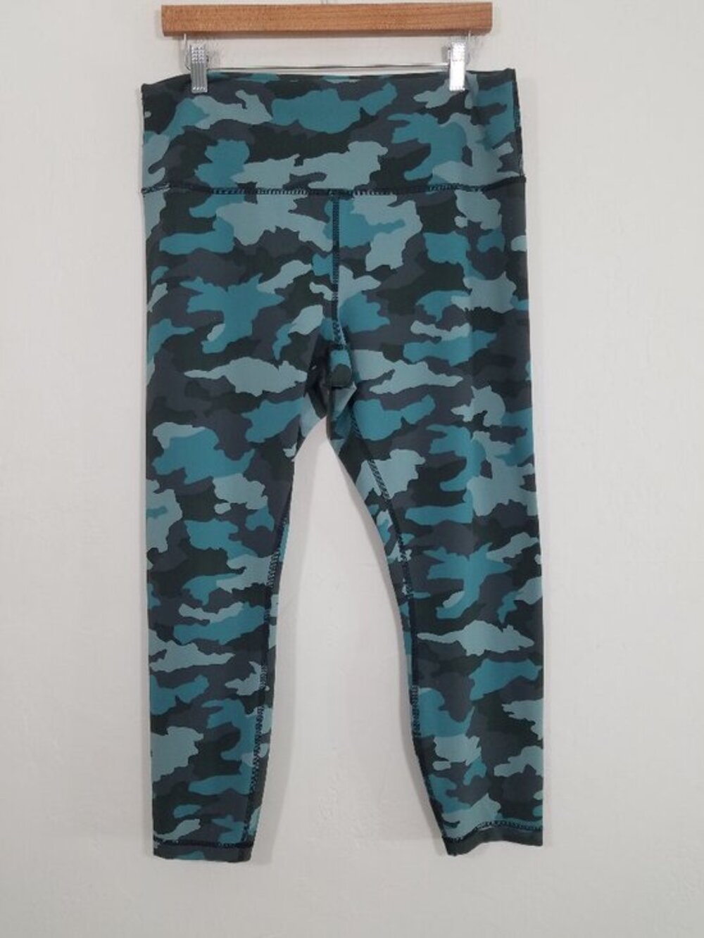 EUC Lululemon Camo Legging Size 16
